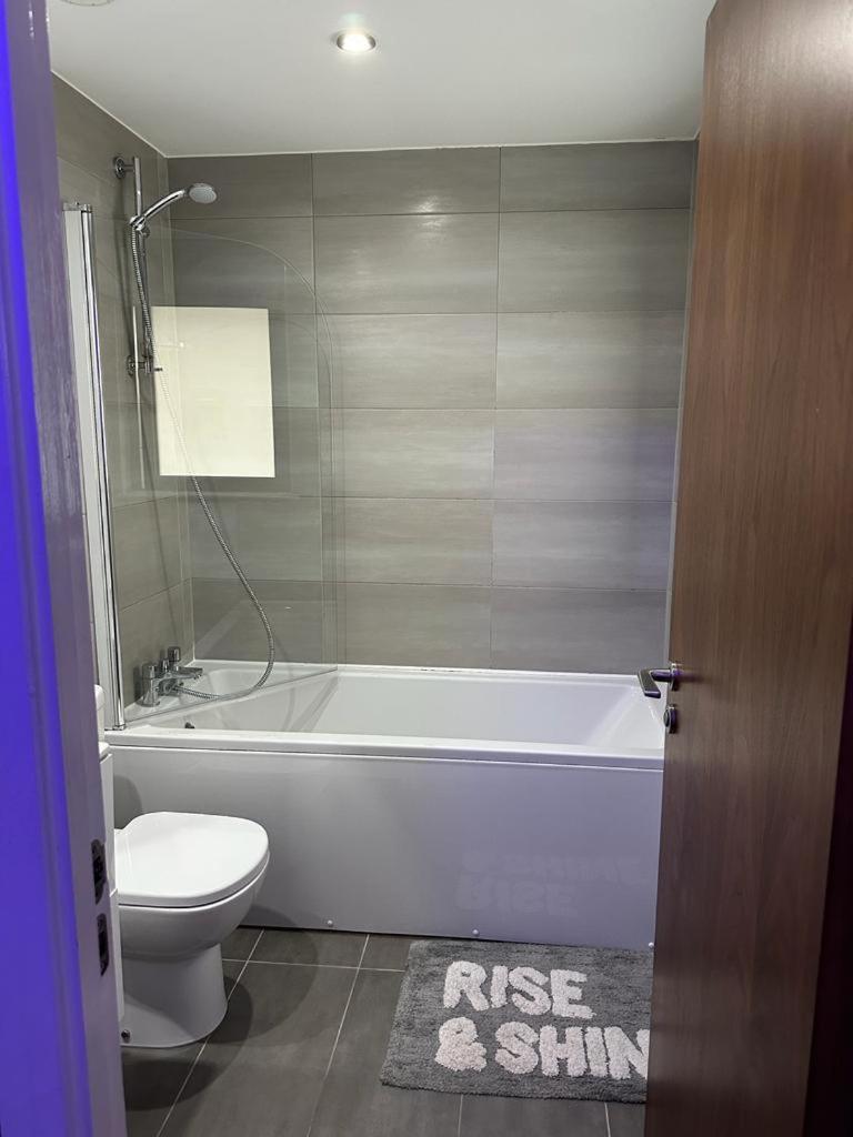 Luxury 9Ine Beautiful Bull Ring Apartment Free Parking Birmingham Eksteriør billede